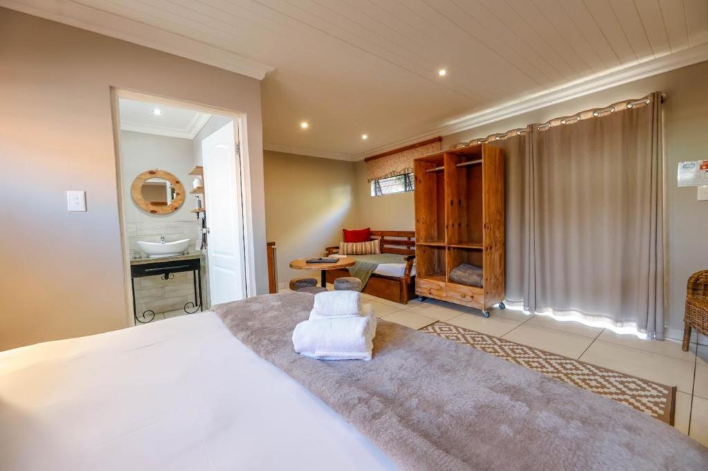 Touching Senses Garden Cottages Bloemfontein Extérieur photo