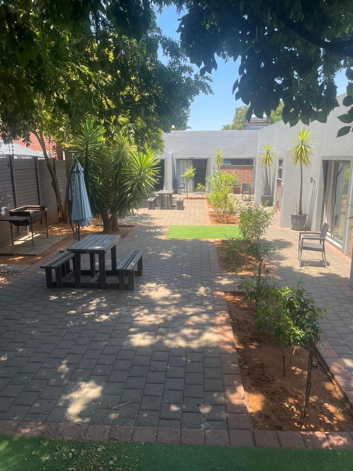 Touching Senses Garden Cottages Bloemfontein Extérieur photo