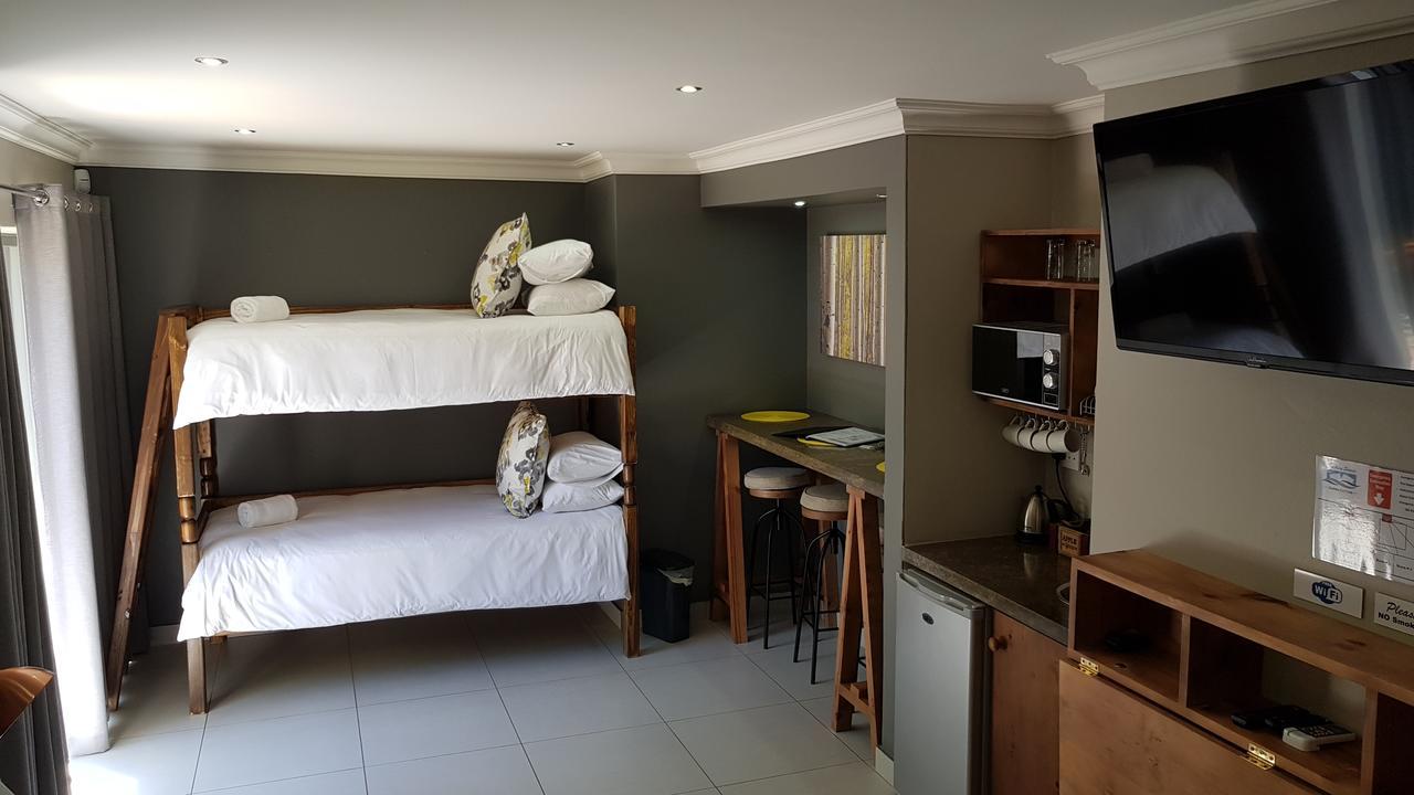 Touching Senses Garden Cottages Bloemfontein Extérieur photo