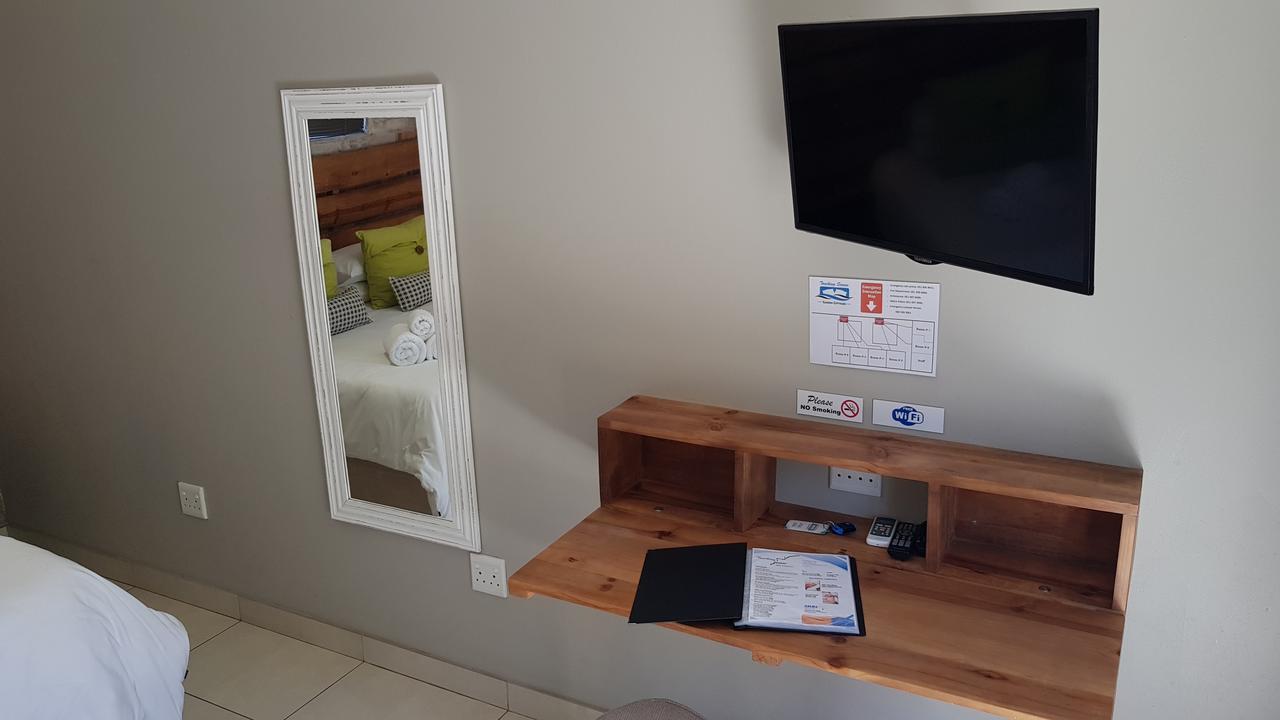 Touching Senses Garden Cottages Bloemfontein Extérieur photo