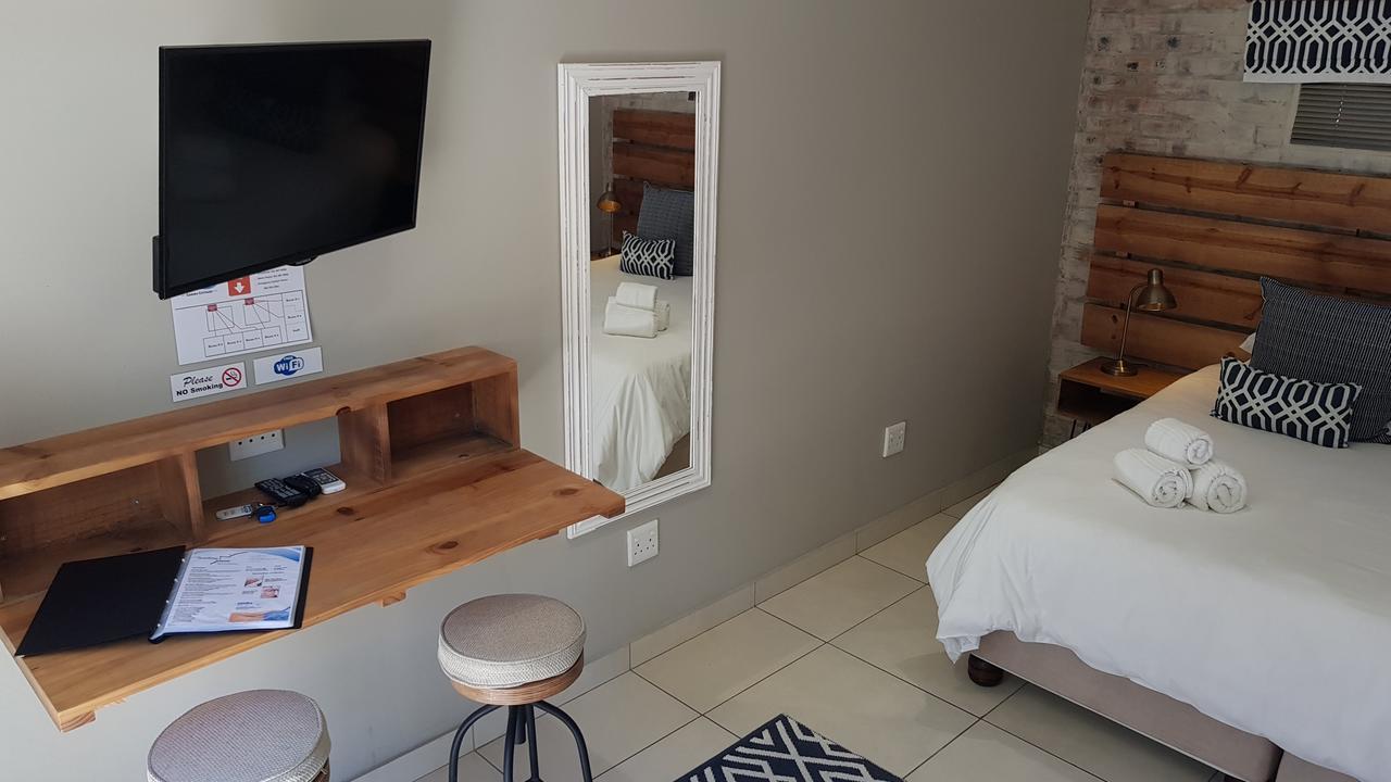 Touching Senses Garden Cottages Bloemfontein Extérieur photo